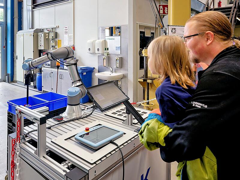 Mitarbeiterfest bei Schaeffler in HirschaidEin Werk feiert mit seiner großen Familie Mitarbeiterfest bei Schaeffler in HirschaidEin Werk feiert mit seiner großen Familie