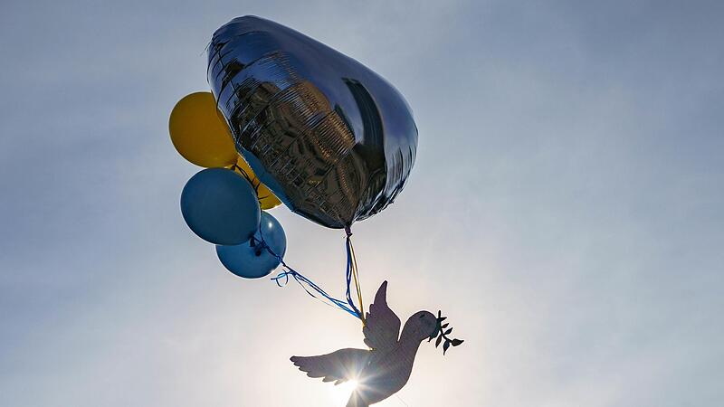 Die Hoffnung auf Frieden in der Ukraine treibt derzeit auch in Coburg viele Menschen um