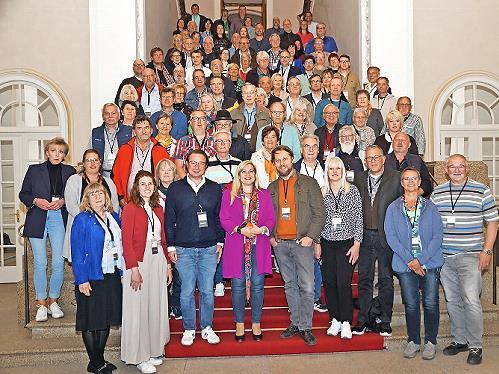 Die Reisegruppe aus Stadt und Landkreis Bamberg im Maximilianeum, vorn in der Mitte die CSU-Abgeordnete Melanie Huml.