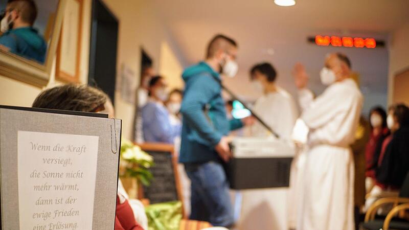 Am 28. Dezember kamen die mRNA.Impfstoff von Biontec und Pfizer in K&uuml;ps an. Einen Ausbruch konnte die Impfung nicht mehr verhindern.