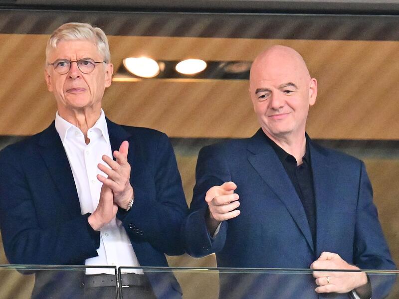 Ars&egrave;ne Wenger und Gianni Infantino