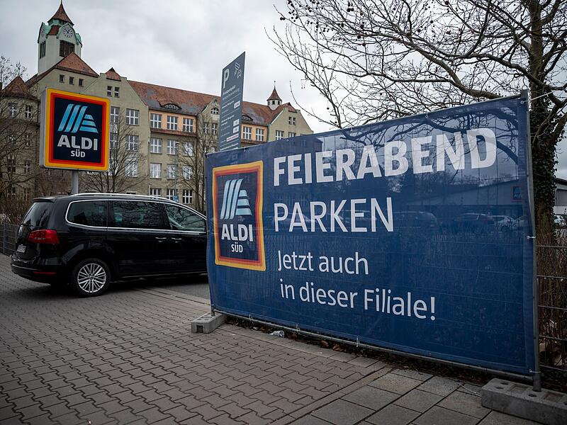 Feierabend- und Wochenendparken bei Aldi S&uuml;d
