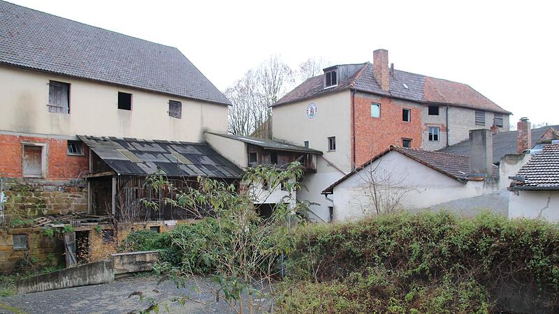 Der &bdquo;Schwarze B&auml;r&ldquo; im Winterschlaf. Seit Jahren tut sich auf dem Gel&auml;nde, das der Stadt Bad Staffelstein geh&ouml;rt, nichts.