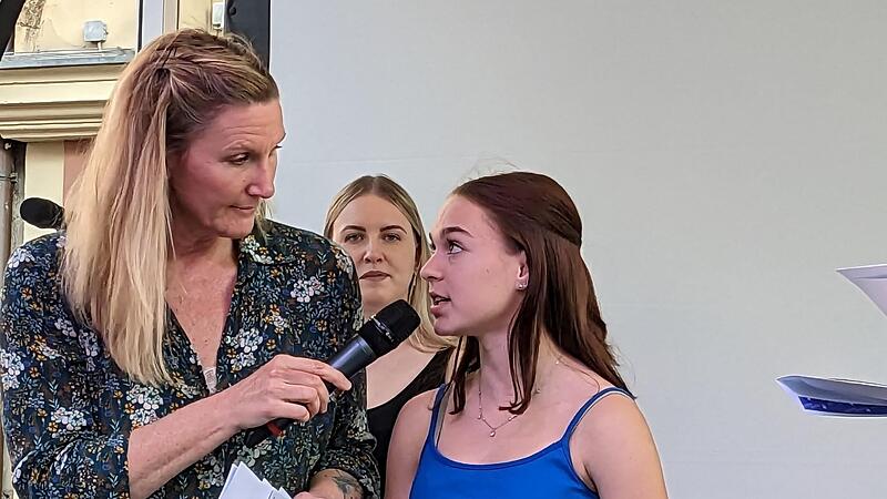 Lena Weimer vom Sportverein Garitz wurde f&uuml;r ihre ersten Pl&auml;tze bei der Deutschen und S&uuml;ddeutschen Meisterschaft 2021 sowie zwei internationalen Meisterschaften in Taekwon-Do (Altersgruppe U15) ausgezeichnet.