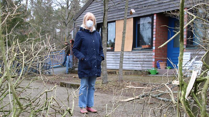Leiterin Christine F&ouml;rtschlanger ist geschockt. Die Cessna st&uuml;rzte genau vor dem Kindergarten am Feuerstein ab.Forchheim & Fr&auml;nkische Schweiz