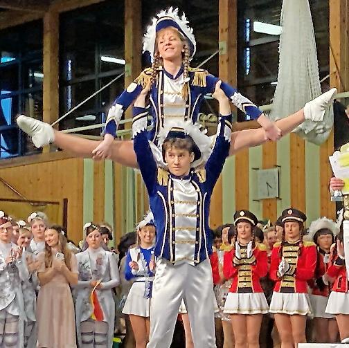 Nina Mirsberger und Letizian Petsch tanzten in Bad Staffelstein erfolgreich.