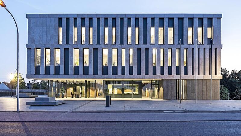 Das Amtsgericht in Ha&szlig;furt.