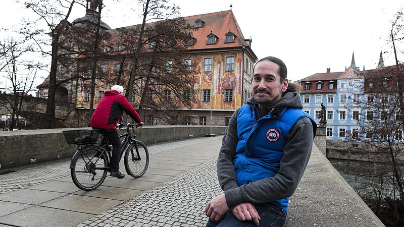 Tom Land auf der Unteren Brücke in Bamberg ohne Brückenbiergarten