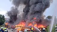 Der Brand einer Lagerhalle in Gereuth (Gemeinde Untermerzbach) war einer der großen Einsätze für die Feuerwehren im vergangenen Jahr.