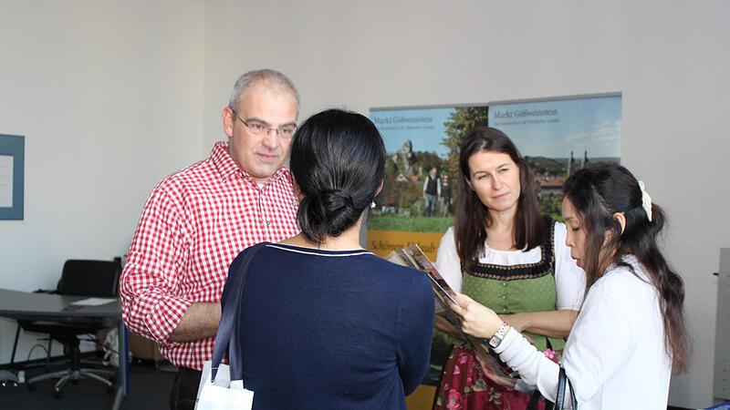 Hanngörg Zimmermann und Christiane Meyer in Vor-Corona-Zeiten bei einem gemeinsamen Termin mit GästenForchheim & Fränkische Schweiz Hanngörg Zimmermann und Christiane Meyer in Vor-Corona-Zeiten bei einem gemeinsamen Termin mit GästenForchheim & Fränkische Schweiz