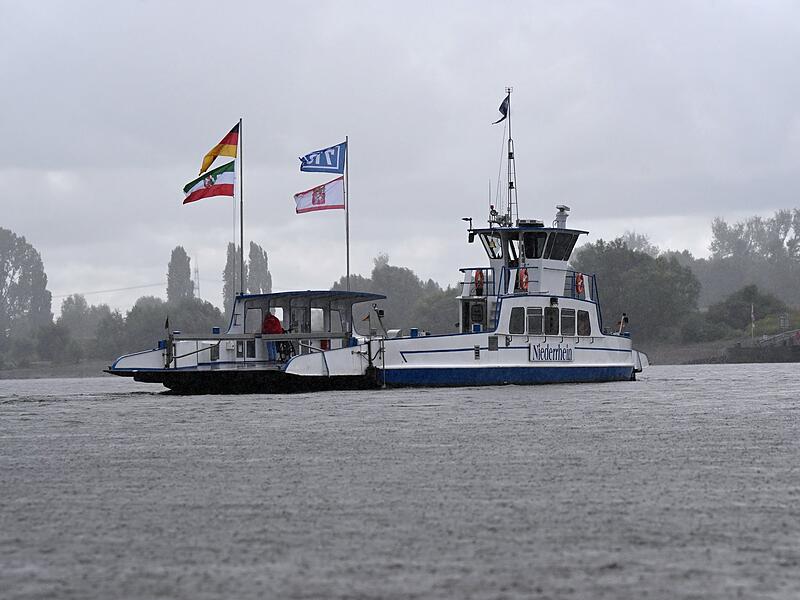 Steigende Pegelst&auml;nde - Rhein-F&auml;hren fahren wieder