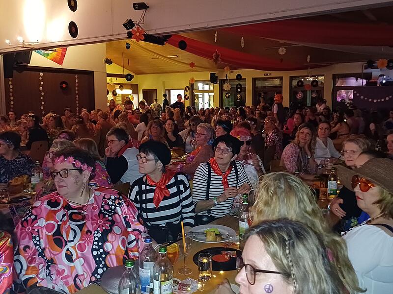 Weiberfasching Aura