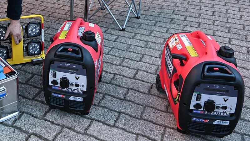 Notstromaggregate spielen eine wichtige Rolle in den Notfalltreffpunkten und &bdquo;Leuchtt&uuml;rme&ldquo;-Kommunen.