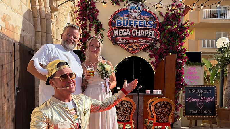 Ballermann-S&auml;nger Lorenz B&uuml;ffel ist jetzt auch Trauredner