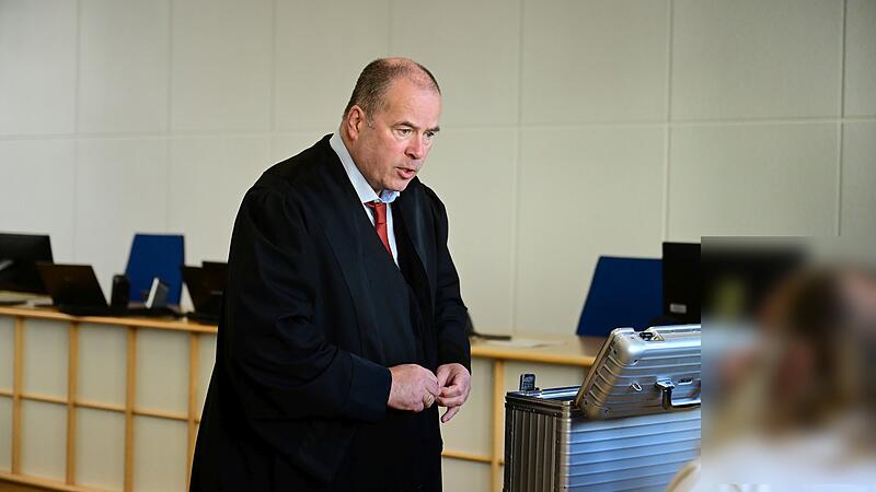 Rechtsanwalt Thomas Drehsen aus Bamberg und der Angeklagte