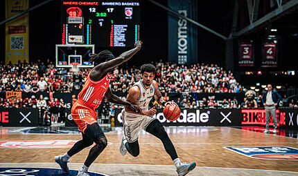 Ibi Watson bahnt sich den Weg zum Chemnitzer Korb.