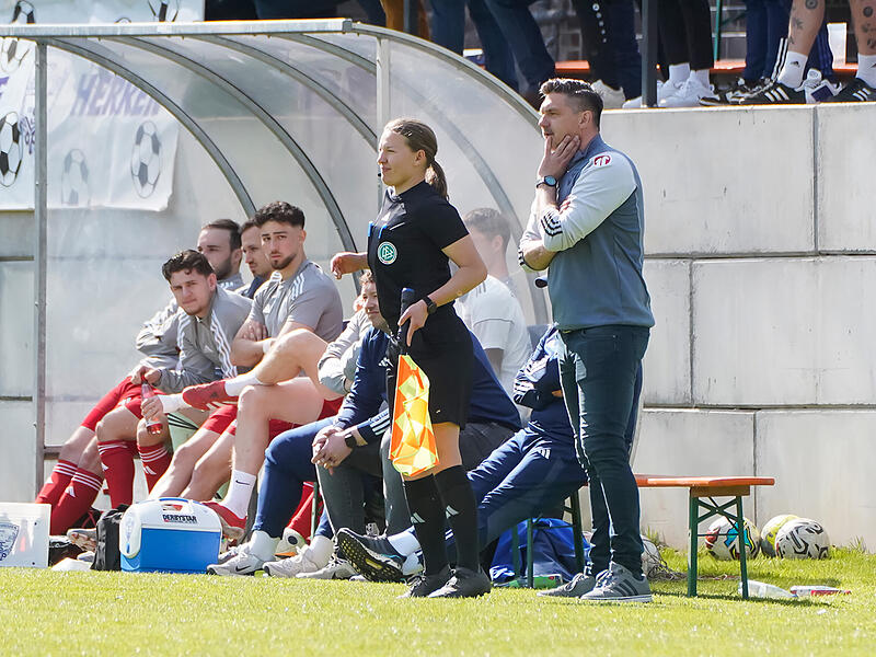 Achim Engel, Trainer des TSV M&ouml;nchr&ouml;den, will mit seiner Mannschaft in der Landesliga Nordwest noch die 40-Punkte-Marke knacken.