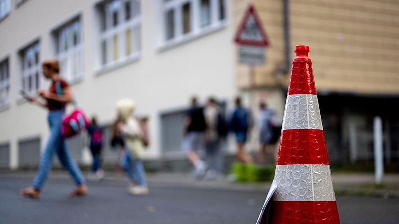 Zeitweise Straßensperrung