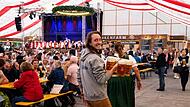 David Sünkel trägt fünf Maß. Schafft er mehr?