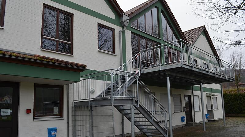 Die Gemeinde Ramsthal hofft auf Förderung aus dem Programm „Sanierung kommunaler Sportstätten“ für die Turnhalle und das Sportheim.