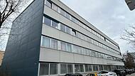 Ein langjähriger Gesellschafter und Geschäftsführer eines familiengeführten Hausverwaltungsunternehmens aus Erlangen soll mit den Mietkautionen der Kunden seinen Lebenswandel finanziert haben. Jetzt ist der 53-jährige Erlanger zu einer zweijährigen Bewährungsstrafe verurteilt worden.