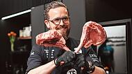 Der Bad Kissinger Fleischsommelier Thomas Faber, Inhaber der Faber Feinkost GmbH, ist Gastgeber des Jahrestreffens des Vereins deutscher Fleischsommeliers