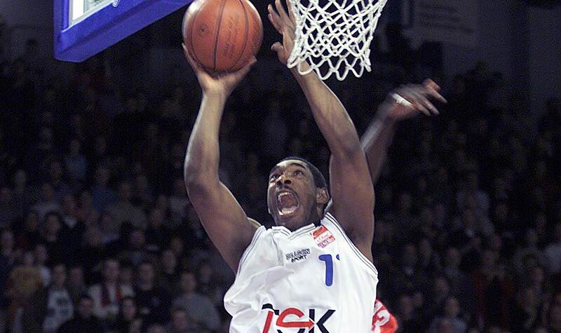 Power Forward Fred Williams verbrachte zwei Spielzeiten in Bamberg. Das Heimspiel gegen Alba Berlin im November 2001 war vielleich sein bestes im TSK-Trikot. Power Forward Fred Williams verbrachte zwei Spielzeiten in Bamberg. Das Heimspiel gegen Alba Berlin im November 2001 war vielleich sein bestes im TSK-Trikot.