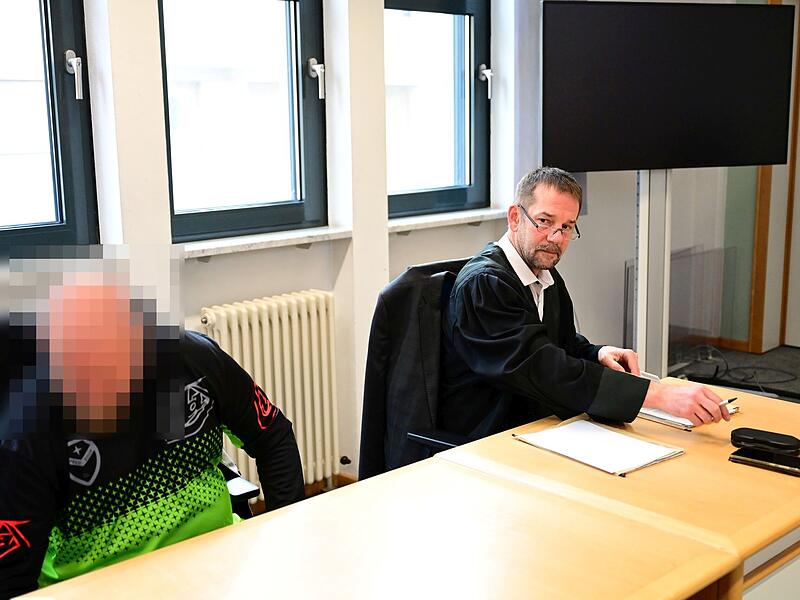 Der Angeklagte und sein Verteidiger Andreas Dräger aus Strullendorf