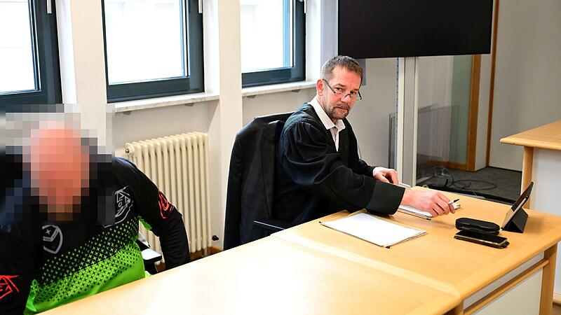 Der Angeklagte und sein Verteidiger Andreas Dräger aus Strullendorf