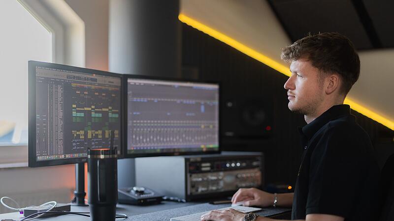 Julian Sommer in seinem Tonstudio