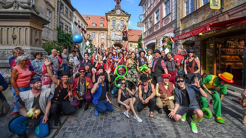 Viele K&uuml;nstler aus aller Welt verzaubern vom 15. bis 17. Juli nach zwei Jahren Pause wieder die Bamberger Innenstadt.