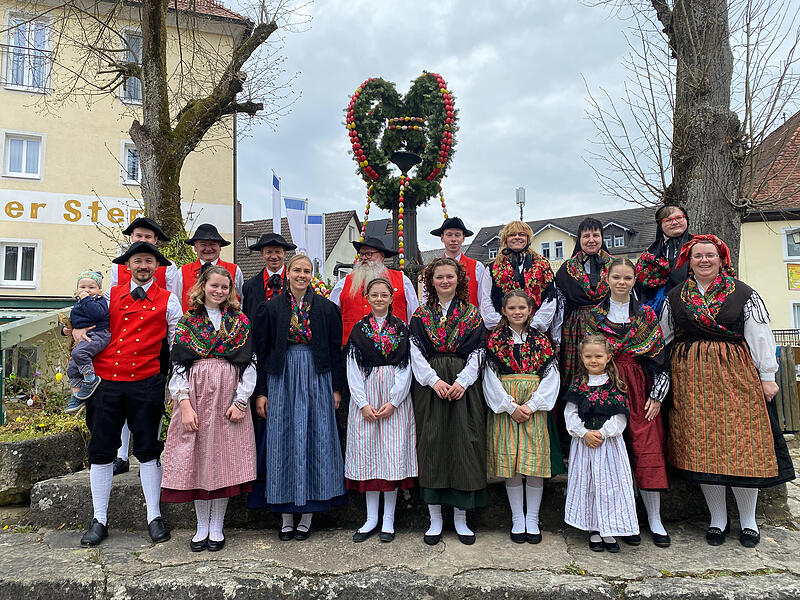 Ein besonderes Highlight in der Fr&auml;nkischen Schweiz ist das Schm&uuml;cken des Osterbrunnens in Muggendorf.