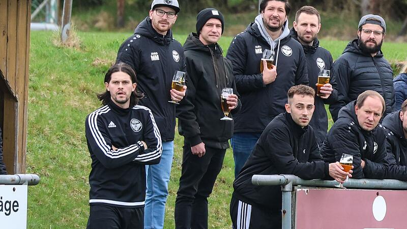 Lukas Wich (links, hier bei einem Kreisklassen-Spiel vor einem Jahr) ist Rückendeckung in Neufang gewiss. Lukas Wich (links, hier bei einem Kreisklassen-Spiel vor einem Jahr) ist Rückendeckung in Neufang gewiss.