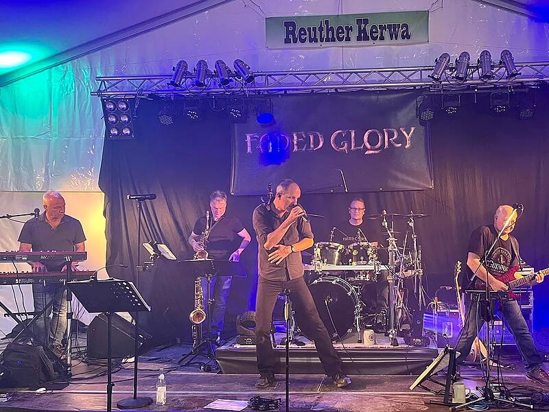 Faded Glory bei Reuther Kerwa 2022Forchheim & Fränkische Schweiz Highlight am Freitagabend auf der Reuther Kerwa: die Band Faded Glory.