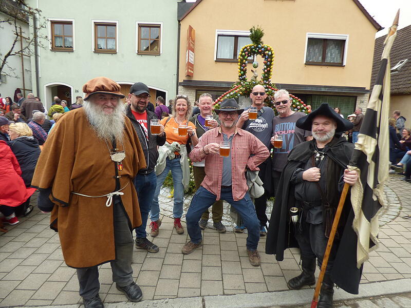 OsterbrunnenfestForchheim & Fränkische Schweiz OsterbrunnenfestForchheim & Fränkische Schweiz