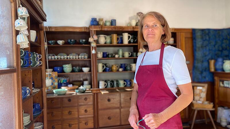 Über vierzig Jahre führt Ulrike Porzelius-Reder ihre Töpferei in der Bamberger Bergstadt. Jetzt ist sie auf der Suche nach einem passenden Nachfolger.