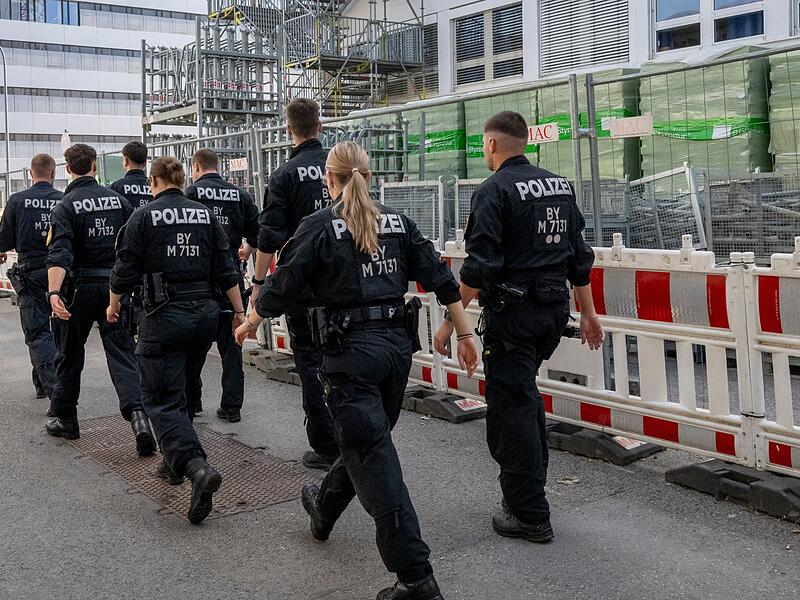 Brands&auml;tze auf M&uuml;nchner Baustelle geworfen