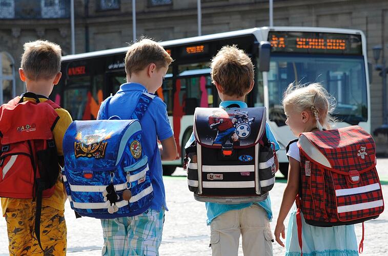 forderung-das-deutschlandticket-f-r-alle-sch-ler-auszubildende-und