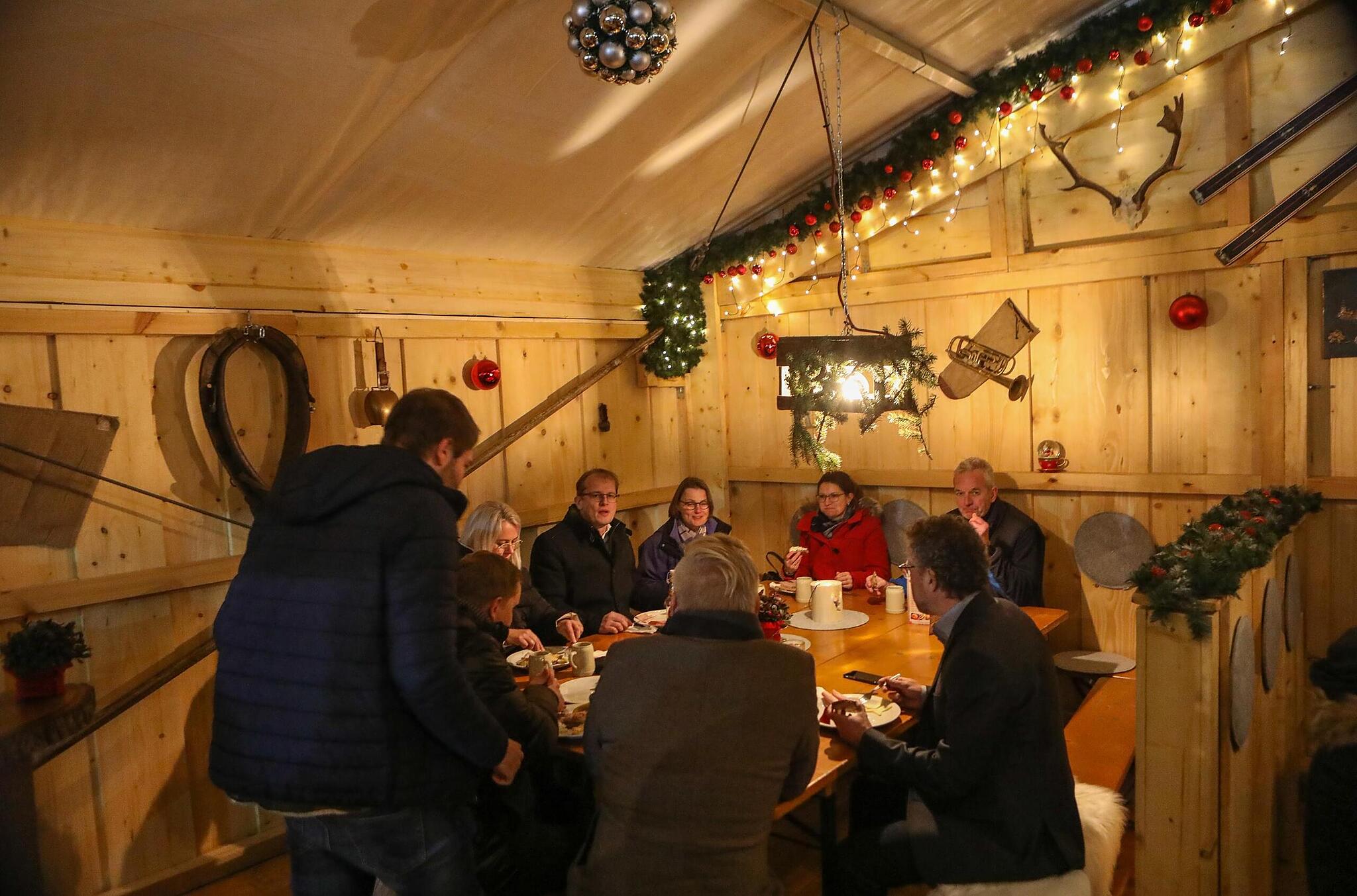 Kulmbacher Promis beim PreOpening von KulmaAlm auf dem Marktplatz