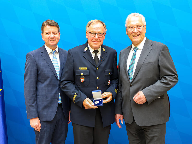 Innenstaatssekret&auml;r Sandro Kirchner (von links), Benno Metz und Innenminister Joachim Herrmann