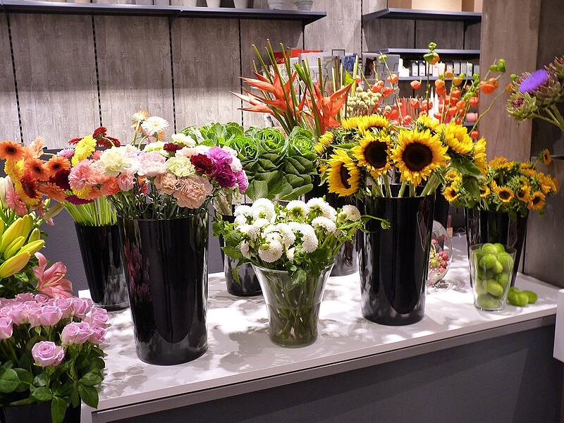 Ein Rundgang in Fotos: Das Angebot in den neuen Gesch&auml;ftsr&auml;umen von Blumen Lechner in H&ouml;chstadt