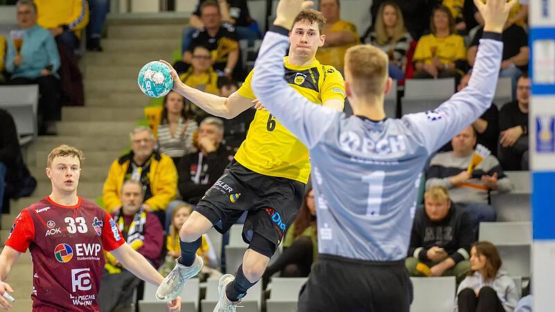 Maximilian Jaeger (gelbes Trikot) geh&ouml;rte mit seinen sechs Treffern zu den besten Coburgern.