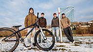 Dass die Planungen f&uuml;r einen Pumptrack laufen, ist auch diesen vier Jugendlichen zu verdanken.