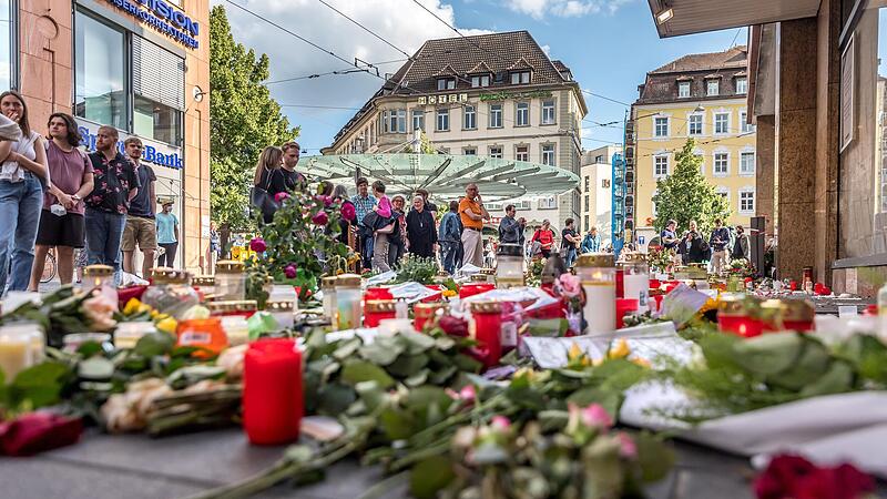 Am 25.&nbsp;Juni 2021 t&ouml;tete ein Mann in der W&uuml;rzburger Innenstadt drei Frauen mit einem Messer und verletzte mehrere Menschen schwer. Nun laufen die Vorbereitungen f&uuml;r den Prozess.