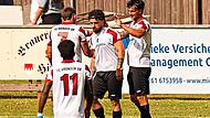 Kronachs Philipp Schubert (r.) freut sich mit seinen Teamkameraden &uuml;ber seinen Treffer zum 2:0. Heinrich Wei&szlig;