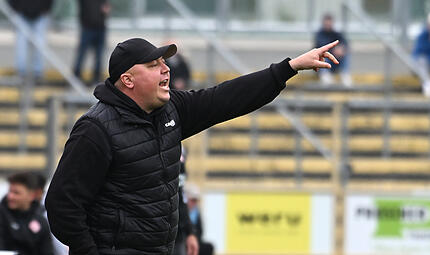Zeigte sich trotz der Niederlage nicht g&auml;nzlich unzufrieden mit seiner Mannschaft: SpVgg-Trainer Lukas Kling.