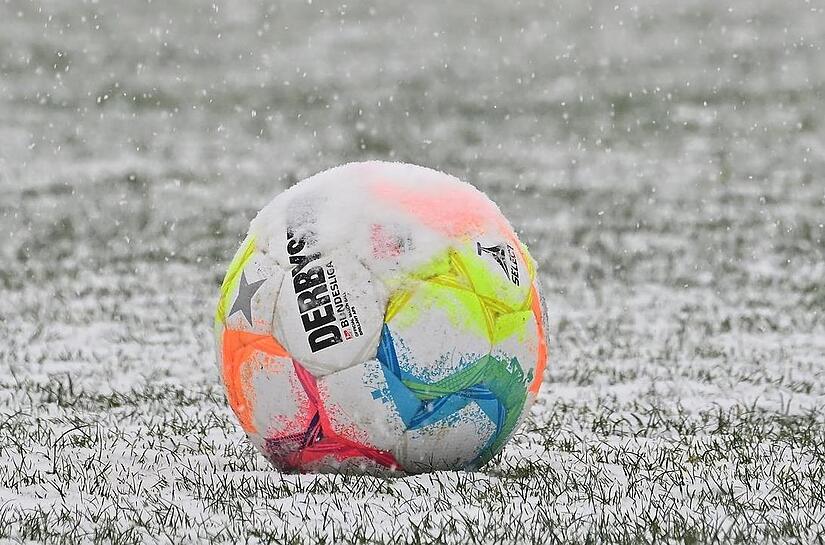Weil in Hof noch Schnee liegt, kann das f&uuml;r diesen Samstag geplante Bayernliga-Gastspiel des FC Eintracht Bamberg nicht stattfinden.