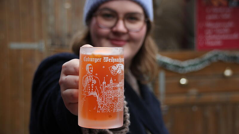 Bei einem neuen Stand gibt es in diesem Jahr heißen Aperol.