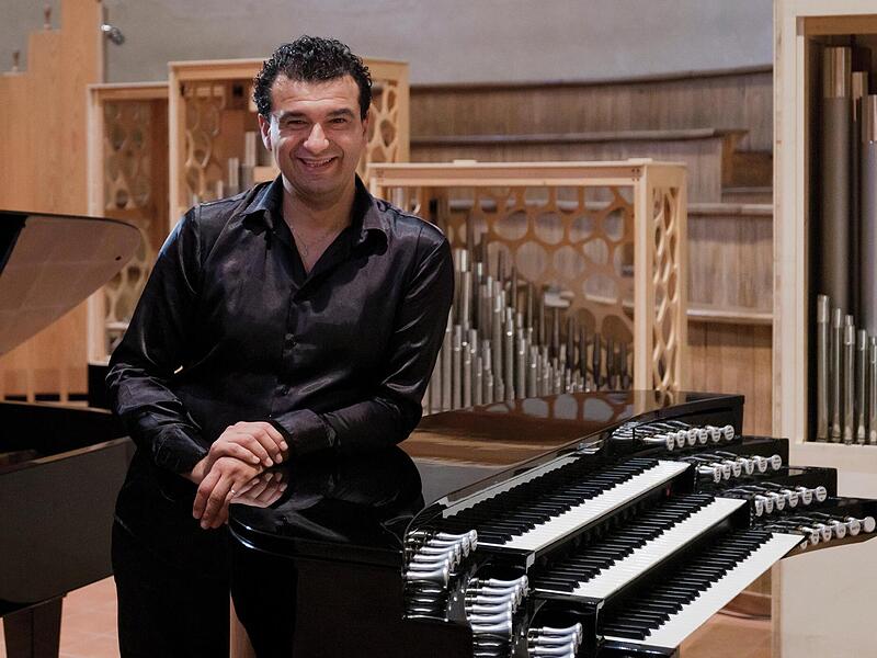Er setzt den Stummfilm mit Orgelimprovisationen in Szene: Paolo Oreni aus Mailand Er setzt den Stummfilm mit Orgelimprovisationen in Szene: Paolo Oreni aus Mailand