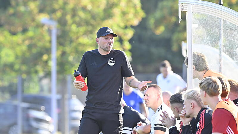 FCC-Trainer sah vor dem Elfmeterpfiff gegen sein Team kein klares Handspiel. FCC-Trainer sah vor dem Elfmeterpfiff gegen sein Team kein klares Handspiel.